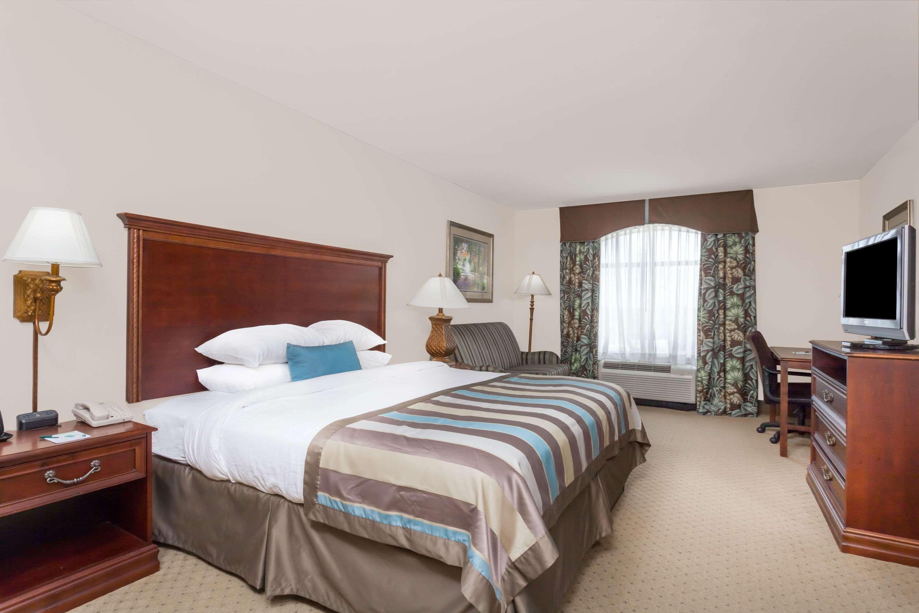 Wingate By Wyndham Columbia/Lexington Hotel Bagian luar foto