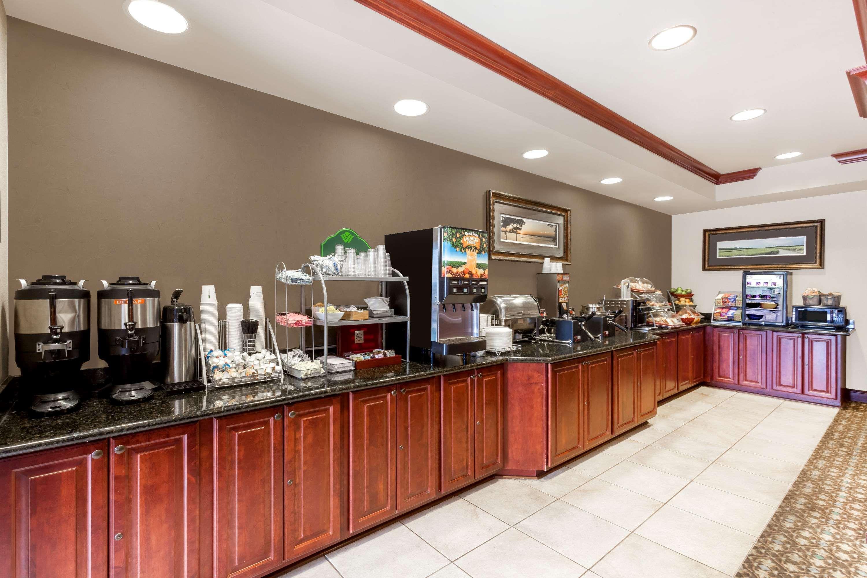 Wingate By Wyndham Columbia/Lexington Hotel Bagian luar foto