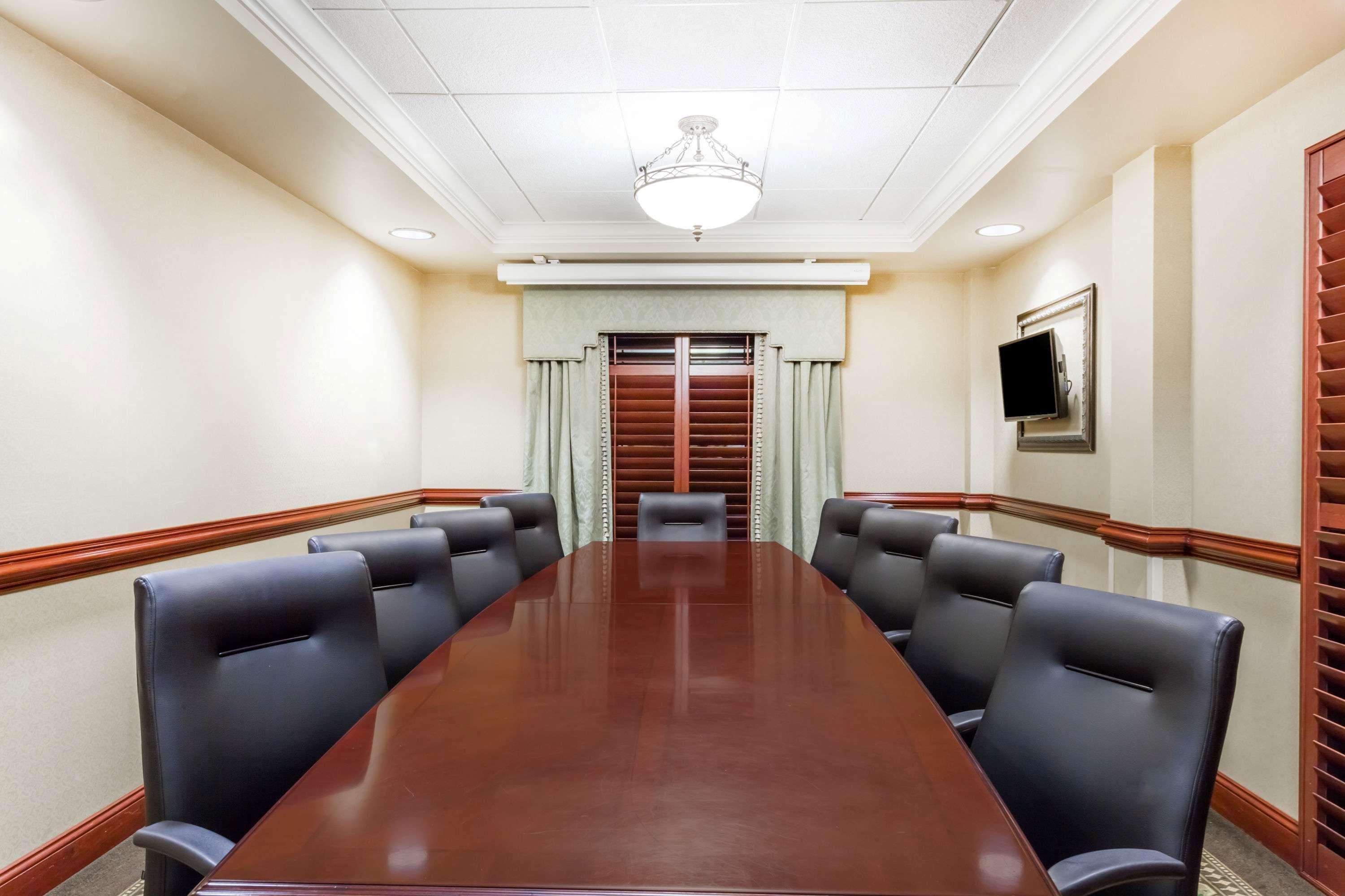 Wingate By Wyndham Columbia/Lexington Hotel Bagian luar foto