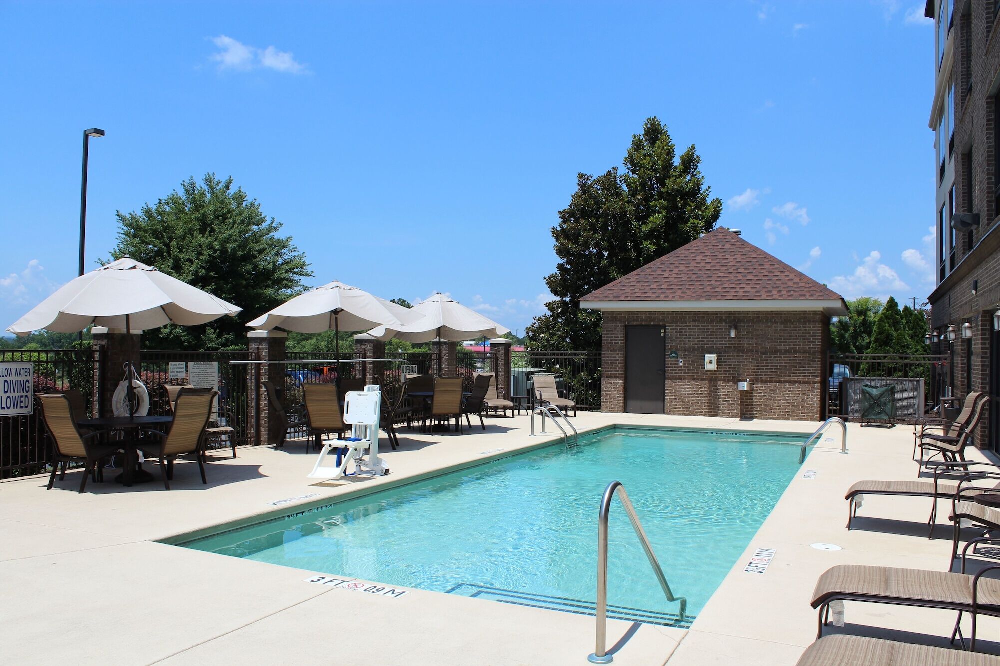 Wingate By Wyndham Columbia/Lexington Hotel Bagian luar foto